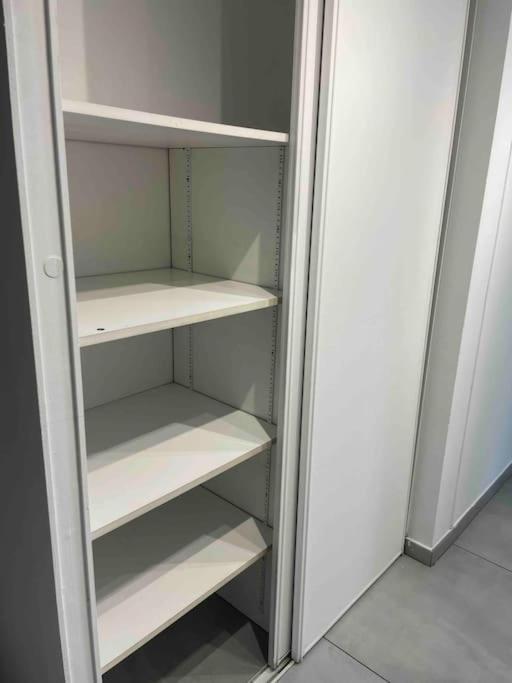 Charmant T3 Moderne Climatise 维勒班 外观 照片
