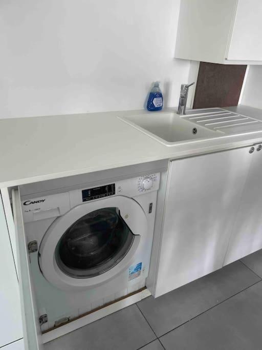 Charmant T3 Moderne Climatise 维勒班 外观 照片